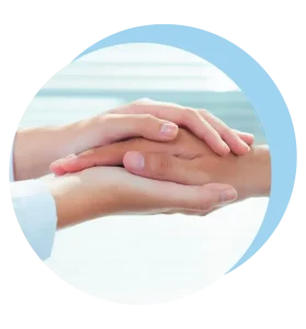 Obejmujące się dłonie