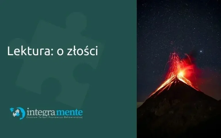 Wybuchająca lawa z wulkanu podczas nocy