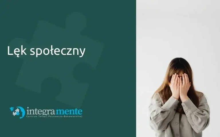 Kobieta zasłaniająca twarz rękami